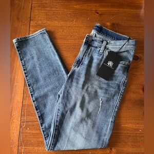 NWT Rock & Republic Berlin Skinny Low Rise Distressed Jeans - Size 12